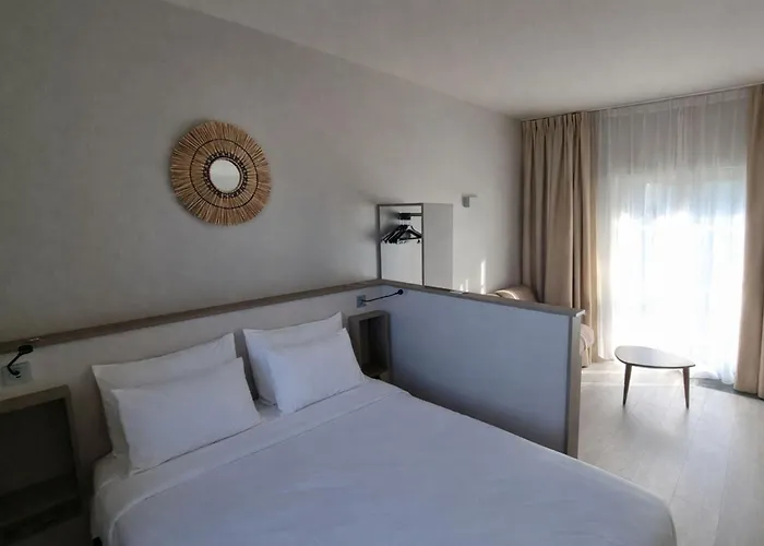 Kyriad Angouleme Nord Champniers- Hotel & Residence